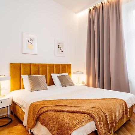 Crystal House - Loftaffair Collection Apartment Krakow Bagian luar foto
