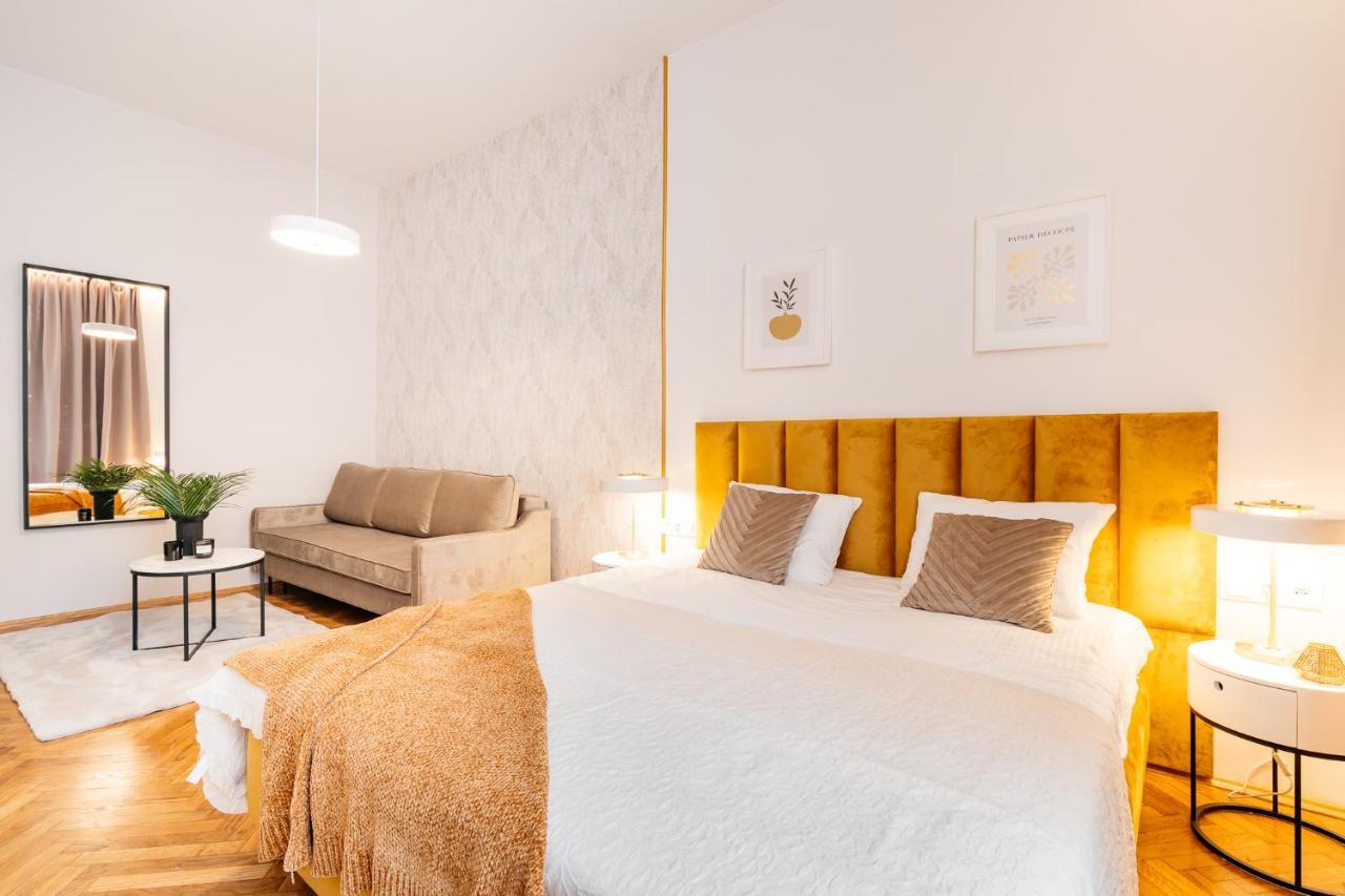 Crystal House - Loftaffair Collection Apartment Krakow Bagian luar foto